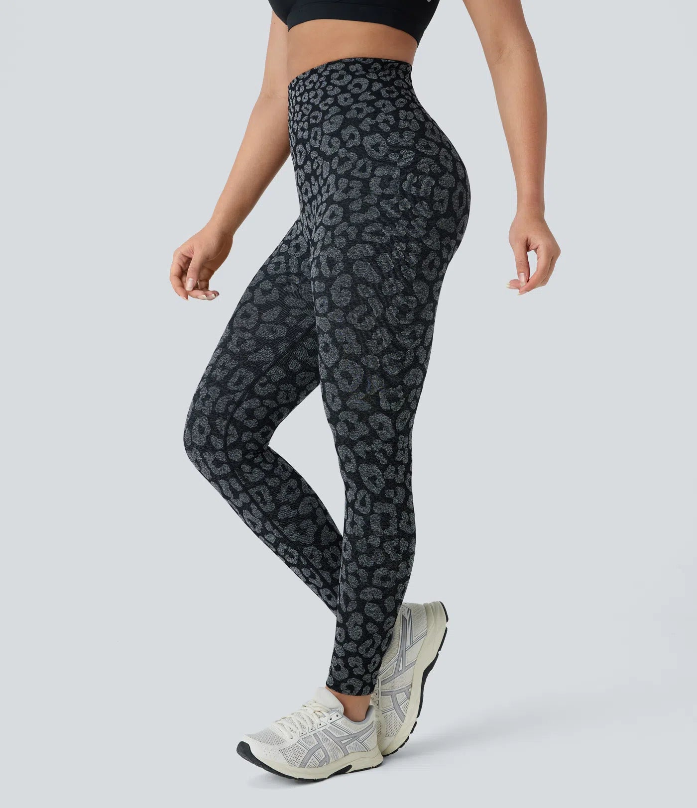 Højtaljede yogaleggings med leopardprint og sømløst flow